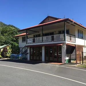 **** Hotel Big4 Crystal Cascades Australia