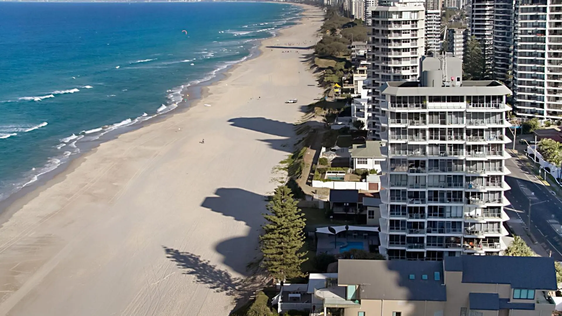 *** Aparthotel Hibiscus On The Beach Gold Coast Australia